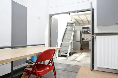 Cuisine ou kitchenette dans l'établissement Unique Loft in Paris near Parc de la Villette