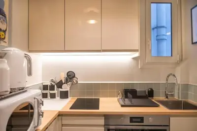 Cuisine ou kitchenette dans l'établissement Villa Montparnasse - 15th arr