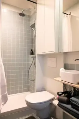Salle de bains dans l'établissement Villa Montparnasse - 15th arr