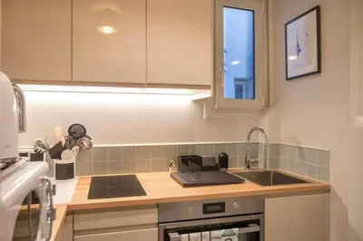 Cuisine ou kitchenette dans l'établissement Villa Montparnasse - 15th arr