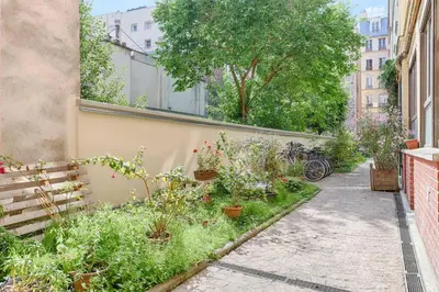 Jardin de l'établissement République Canal St Martin Charming Apartment