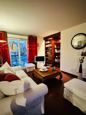 Télévision ou salle de divertissement dans l'établissement Air conditioned apartment 78 m2, Terrace 50m2