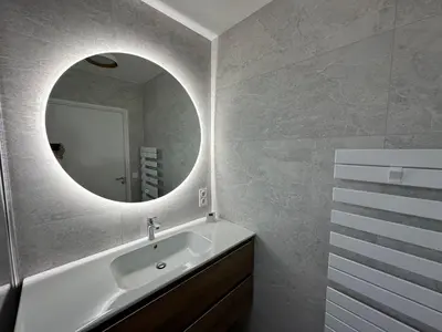 Salle de bains dans l'établissement Air conditioned apartment 78 m2, Terrace 50m2