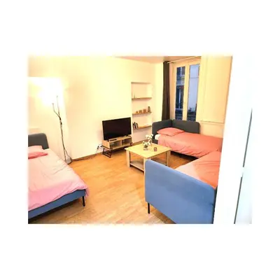 Télévision ou salle de divertissement dans l'établissement Logement entier 2-3 p