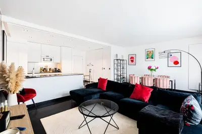 Coin salon dans l'établissement GuestReady - View of the Eiffel Tower ideal for 2