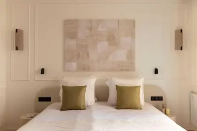 Un ou plusieurs lits dans un hébergement de l'établissement Luxury apartment - AC - 4BR- 8P - Bastille