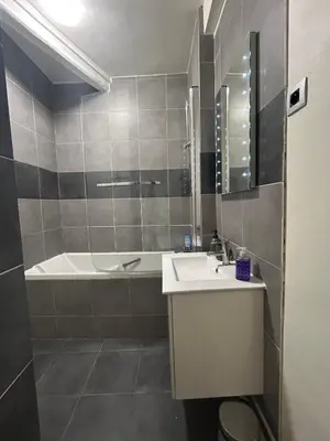 Salle de bains dans l'établissement Appartement Cosy quartier Champs Élysées
