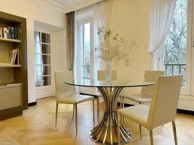 Plan de l'établissement Elégant 4 pièces au coeur du Paris artiste