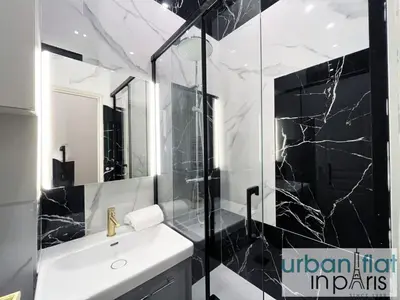 Salle de bains dans l'établissement Urban Flat 188 - Stunning 4 Bedroom Flat in Paris