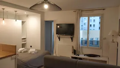 Télévision ou salle de divertissement dans l'établissement Studio tout confort pour 4 pers