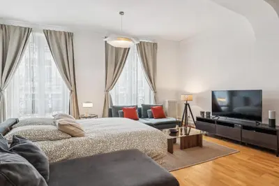 Télévision ou salle de divertissement dans l'établissement Charming Apartment 1 BR 4 persons - Opera Bourse