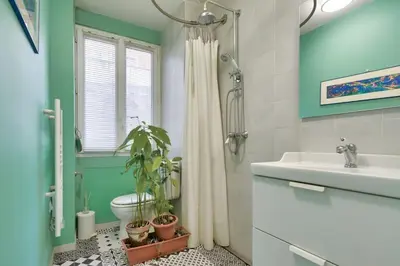 Salle de bains dans l'établissement Appart calme à Buttes-Chaumont