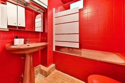 Salle de bains dans l'établissement Appartement parisien spacieux #Marais #Rivoli - II