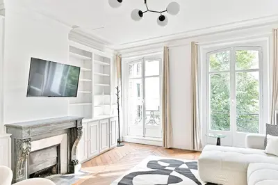 Télévision ou salle de divertissement dans l'établissement Appartement parisien spacieux #Marais #Rivoli - II