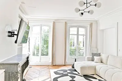 Télévision ou salle de divertissement dans l'établissement Appartement parisien spacieux #Marais #Rivoli - II