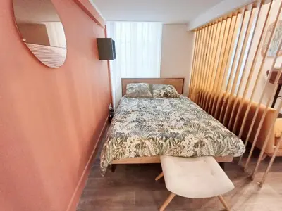 Un ou plusieurs lits dans un hébergement de l'établissement Gare Montparnasse,gorgeous1 bedroom,close to Eiffel tour,center , stuning place