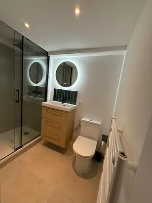 Salle de bains dans l'établissement Gare Montparnasse,gorgeous1 bedroom,close to Eiffel tour,center , stuning place
