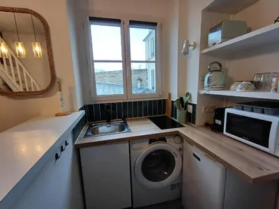 Cuisine ou kitchenette dans l'établissement Gare Montparnasse,gorgeous1 bedroom,close to Eiffel tour,center , stuning place