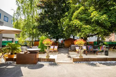 Jardin de l'établissement ibis Styles Paris Porte de Pantin Philharmonie