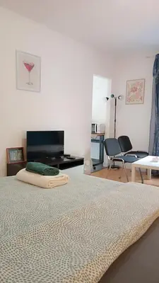 Télévision ou salle de divertissement dans l'établissement Po1-TPSA17-3D- ROOM Porte maron