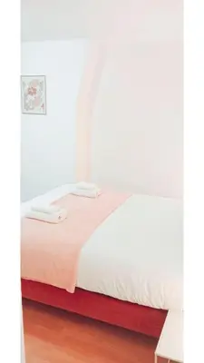 Un ou plusieurs lits dans un hébergement de l'établissement Po1-TPSA17-3D- ROOM Porte maron