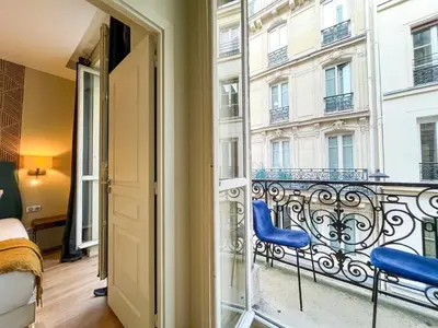 Balcon ou terrasse dans l'établissement Urban Flat 61 - Pretty 3 Bedrooms in Center of Paris