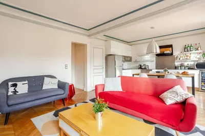 Cuisine ou kitchenette dans l'établissement Lovely Appartment Montmartre - View Sacré coeur