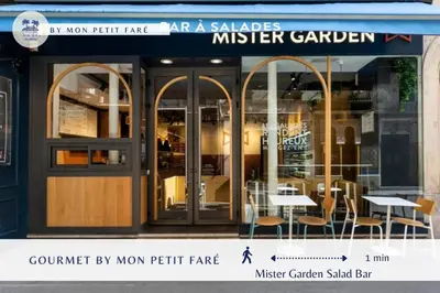 Restaurant ou autre lieu de restauration dans l'établissement Le Lotus - Spacieux & Central - by Mon Petit Faré