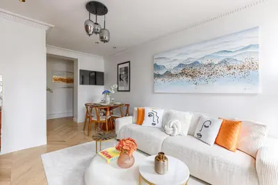 Coin salon dans l'établissement Stunning 1 bedroom for 4 near Montparnasse