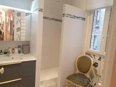 Salle de bains dans l'établissement Appartement au cœur du quartier Butte Montmartre