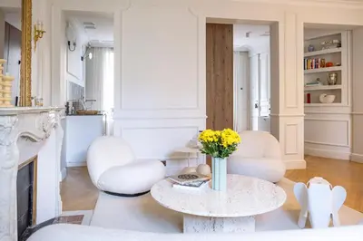 Coin salon dans l'établissement Appart Haussmannien luxe - 2 chambres, Champs-Élysées