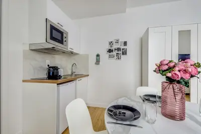 Cuisine ou kitchenette dans l'établissement Center of Paris l Fully equipped and Cozy