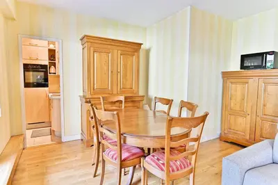 Cuisine ou kitchenette dans l'établissement Appartement #Vaugirard Mairie du 15ème - II