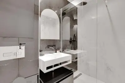 Salle de bains dans l'établissement Stunning apartment 2BR Opera