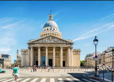 Vue générale sur Paris ou vue de la ville depuis l'appartement
