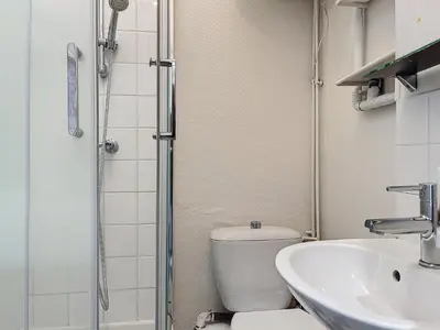 Plan de l'établissement Charmant 2 Pièces Lumineux au calme - Au cœur du 17ème - Les Frères de la Loc'