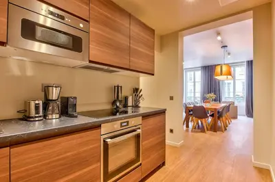 Cuisine ou kitchenette dans l'établissement Urban Flat 111 - Urban Lovely Flat Madeleine
