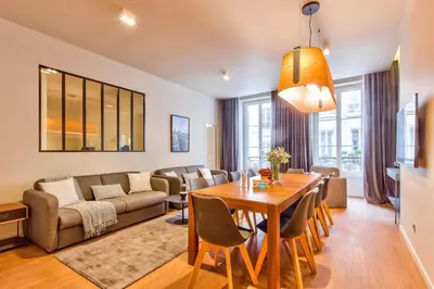 Coin salon dans l'établissement Urban Flat 111 - Urban Lovely Flat Madeleine