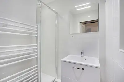 Salle de bains dans l'établissement Butte Aux Cailles Charming Studio 4P
