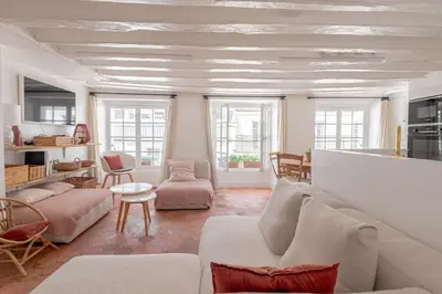 Coin salon dans l'établissement 3 rooms, view on Paris roofs chic & cosy - 70 m2