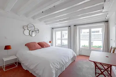 Un ou plusieurs lits dans un hébergement de l'établissement 3 rooms, view on Paris roofs chic & cosy - 70 m2