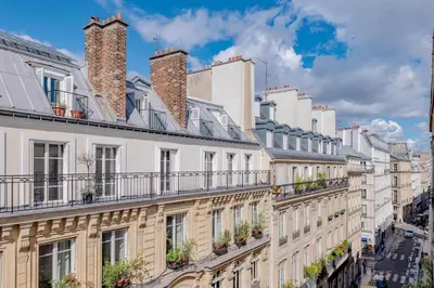 Vue générale sur Paris ou vue de la ville depuis l'appartement