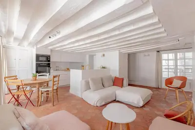 Cuisine ou kitchenette dans l'établissement 3 rooms, view on Paris roofs chic & cosy - 70 m2