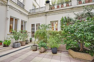 Jardin de l'établissement Spacious Vintage Duplex Flat - Gare du Nord