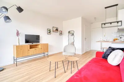 Cuisine ou kitchenette dans l'établissement Appartement Luxueux Cosy - Paris Expo