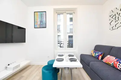 Télévision ou salle de divertissement dans l'établissement Charming apartment - 1BR-2P - Petit-Montrouge