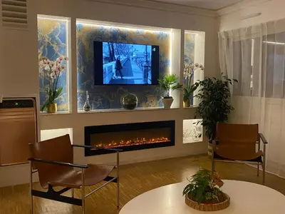 Télévision ou salle de divertissement dans l'établissement Luxurious and Glamorous Apartment