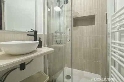 Salle de bains dans l'établissement Flexliving - 99 Felix Faure - Room