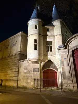 Plan de l'établissement Archives Gallery -Unique and élégant Studio Paris center
