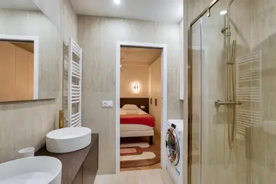 Salle de bains dans l'établissement Sublime duplex avec salle de cinéma
